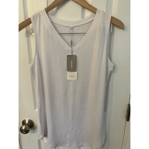 Niashot Adult Women Medium White V-Neck Shirt Sleeveless NWT